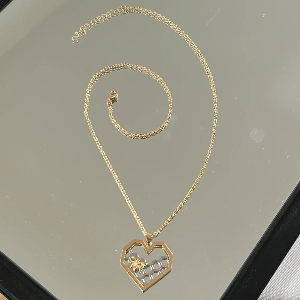 Heart with Bee & Honeycomb Necklace - Picture 4 of 9